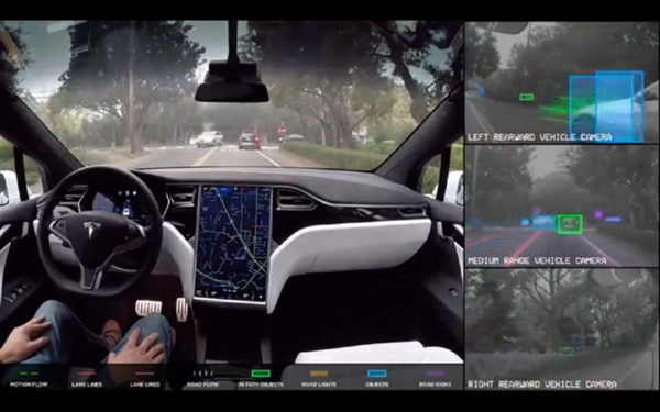 特斯拉無(wú)人車已經(jīng)量產(chǎn)，并投入使用了。